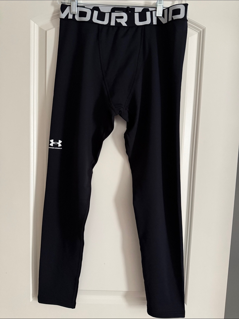 Boy’s Under Armour Black Cold Gear Leggings/Base Layer